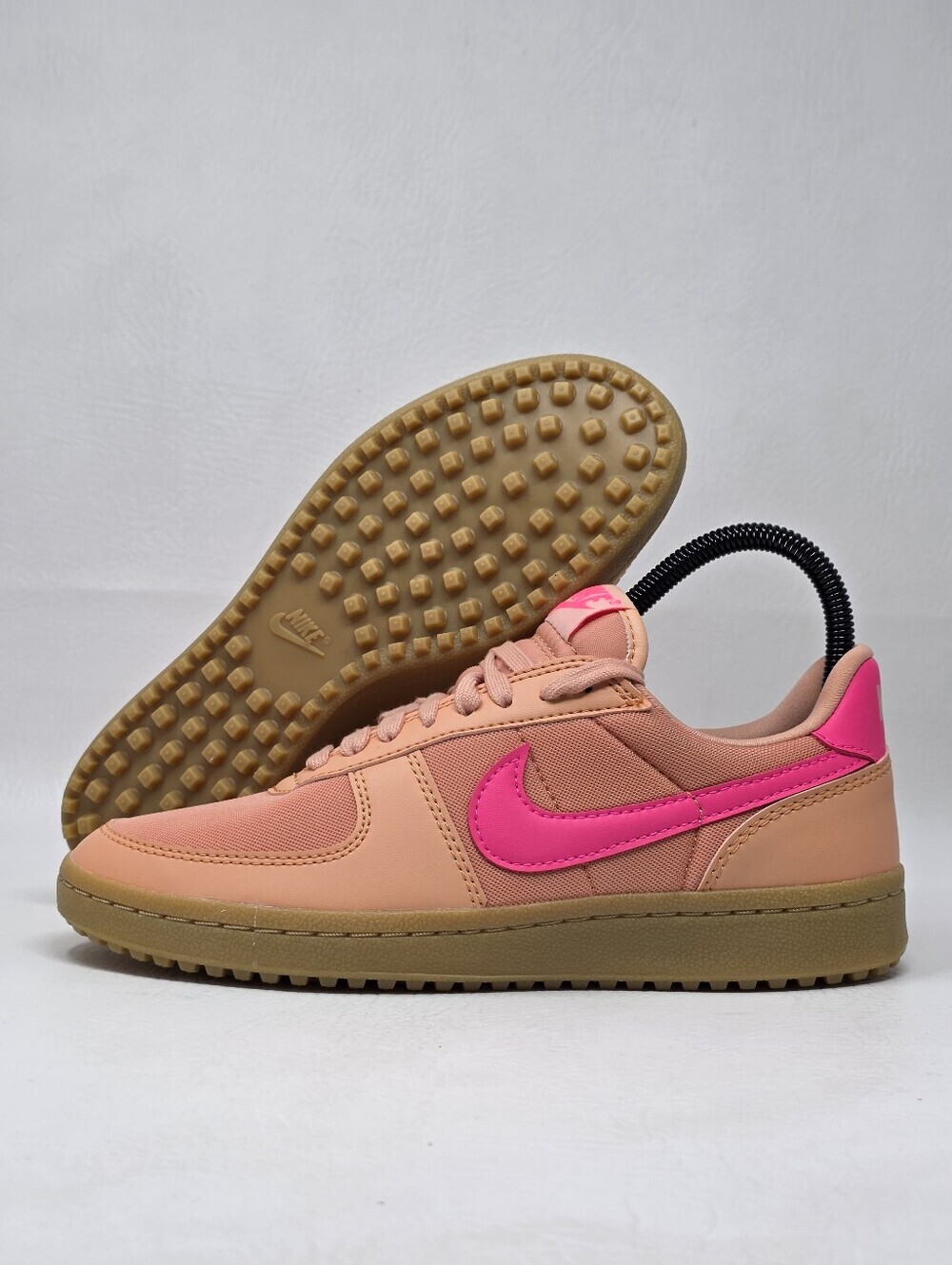 Nike Field General FZ5593-800 Womens Size 6 Pink/Peach/Gum Buttons Sneaker New